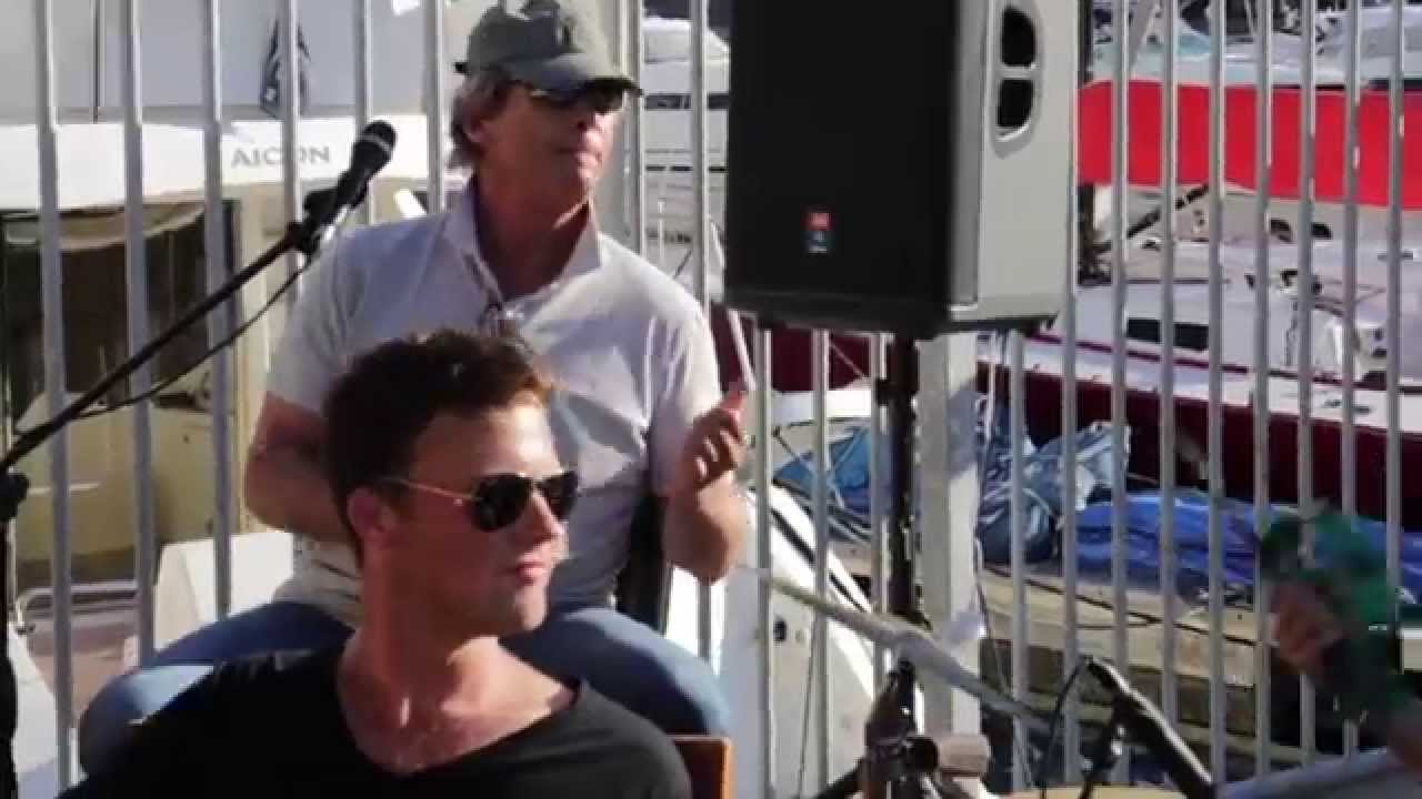 Jeff Bridges & ShenFM jam The Weight by The Band