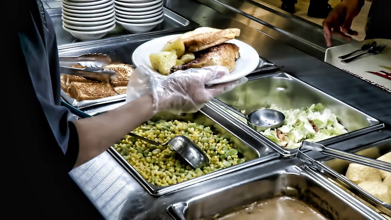 The Chow Hall How U S Marines Eat In Japan Youtube