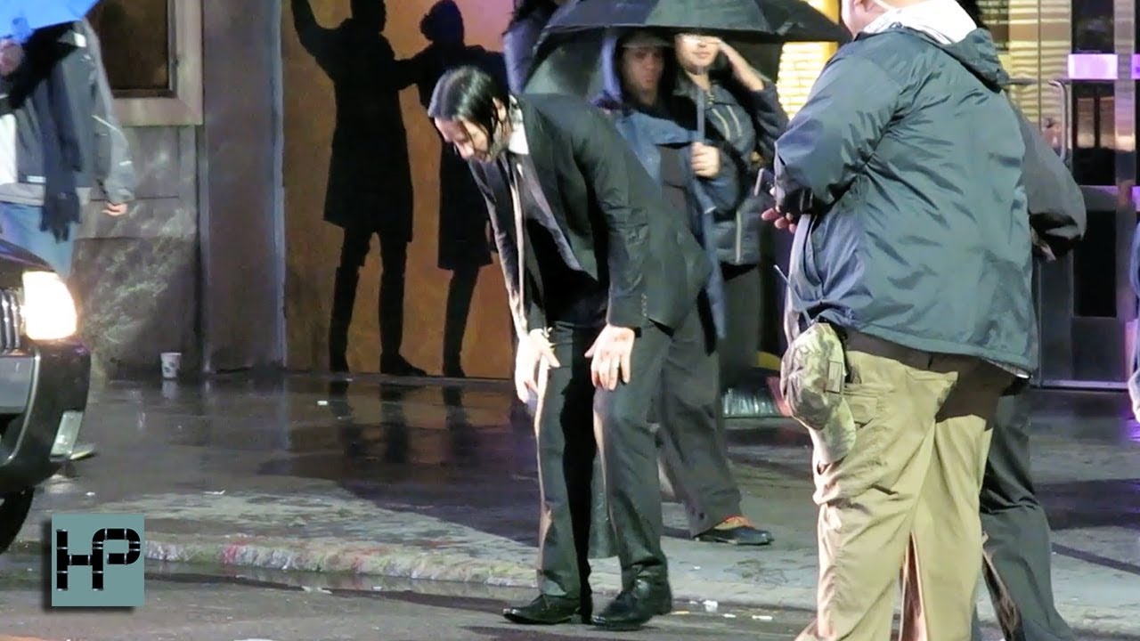 Keanu Reeves Limping in Pain After Filming Scene for 'John ...