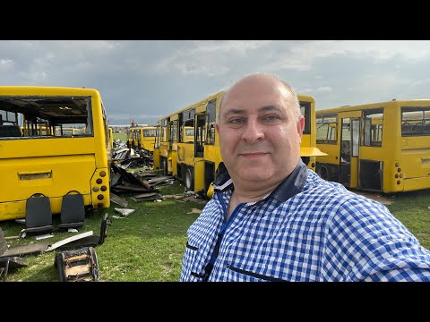 Украинские автобусы «Богдан» доживают последние дни на свалке в Тбилиси.