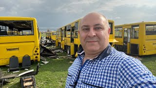 Украинские автобусы «Богдан» доживают последние дни на свалке в Тбилиси.