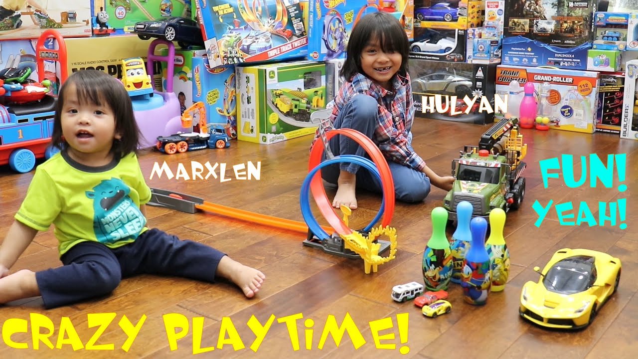 Family Toy Review Channel: Toy Cars Playtime! Playing the Hot Wheels Play Set and Ferrari RC Car