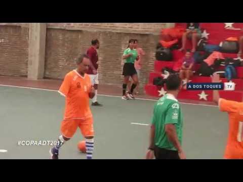 Yosh, shahvoniy va nozik qizlar bilan porno