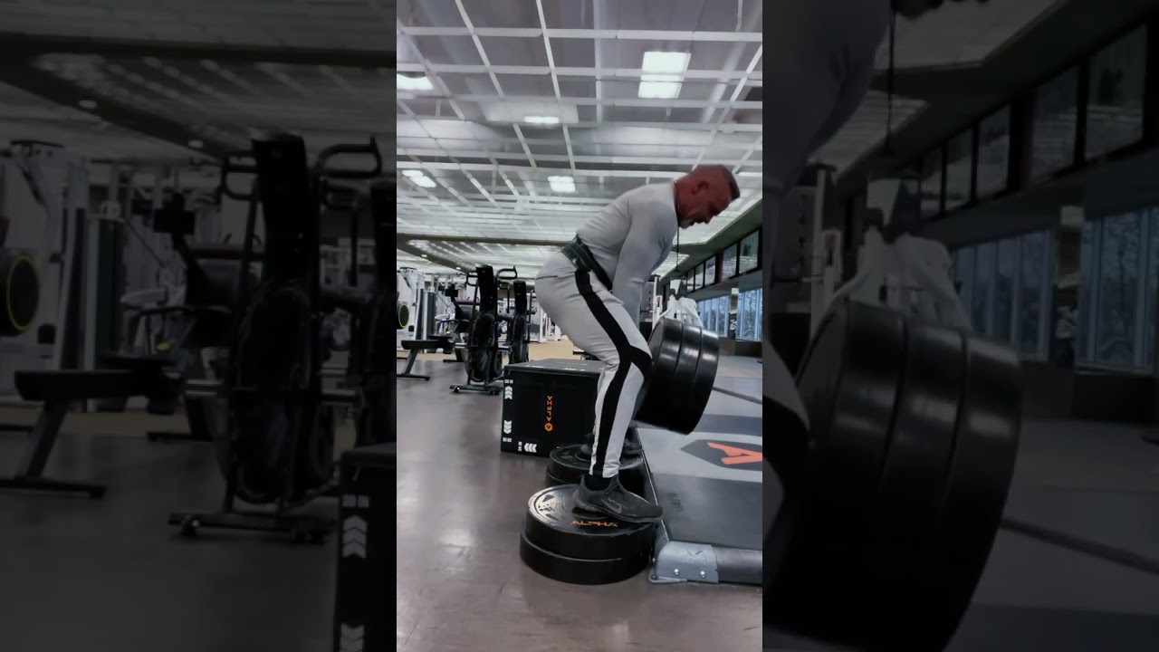 Try doing some t-bar squats right after your regular barbell squats to finish #squats #legs #glutes