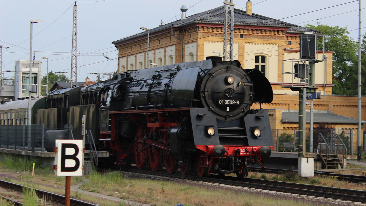 Ankunft von 01 1519-6 und 01 0509-8 in Putbus