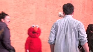 Elmo Sees Some Shit