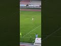 Pourquoi se dbarrasser du ballon au pied dans une action qui peut mener  lessai  affligeant 