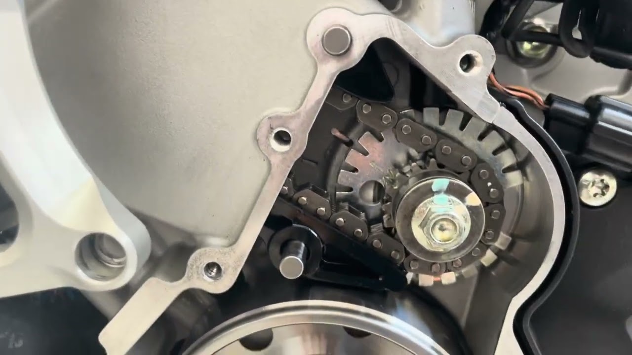 Controllo Gioco  Valvole MV Agusta Brutale