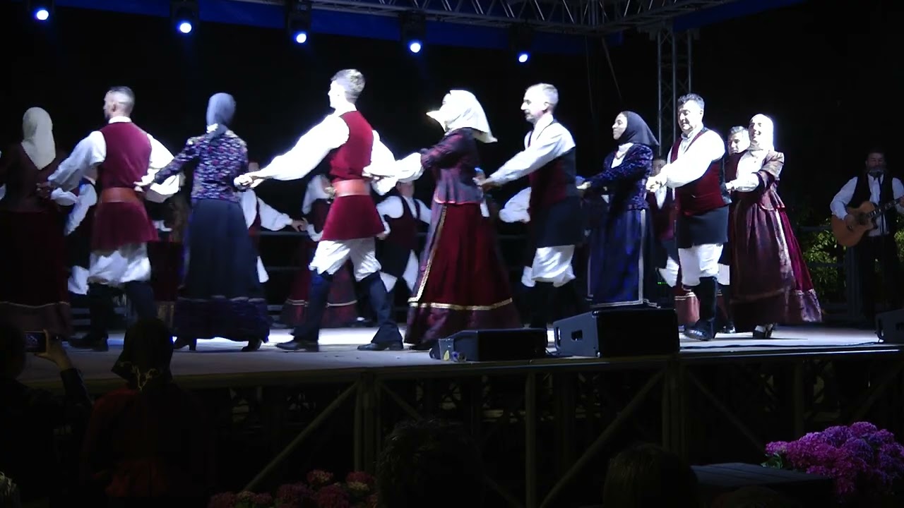 ==Gruppo Folk Olbiese - Sa Danza==   (3)