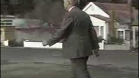 Prisoner Cell Block H - Minnie and Bobbie