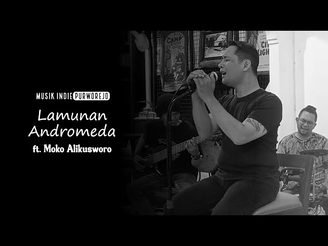 LAMUNAN - ANDROMEDA  ( Live Acoustic Cover ft. MOKO ALIKUSWORO ) | Musik Indie Purworejo class=