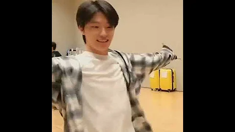 uri maknae 🦖 #dino #leechan #seventeen #svt #carat #shorts