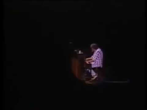 Neil Young – After the Gold Rush (live at Palladium Times Square, 1989)