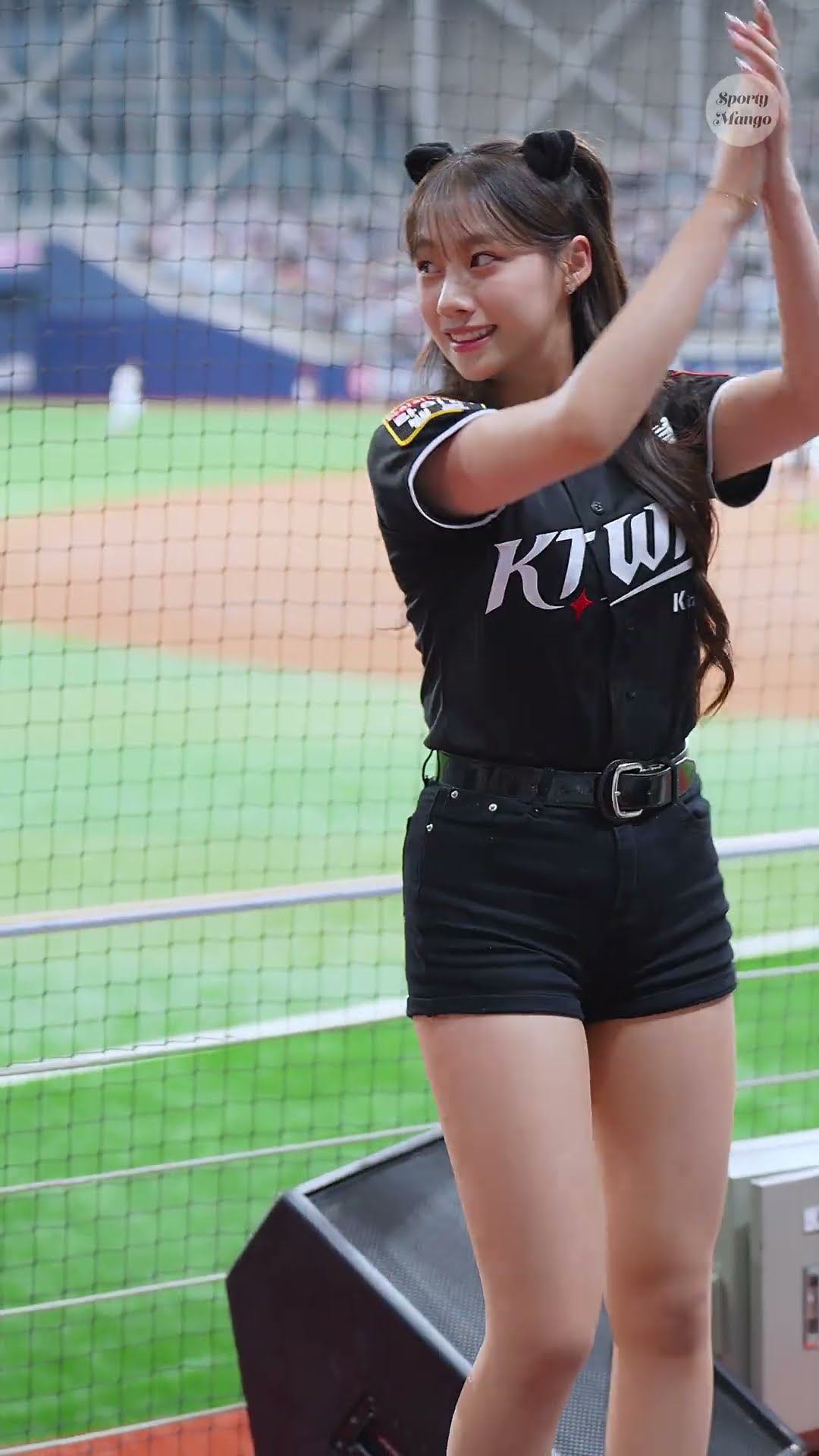 "Even if it’s over, smile bright!"✨ Cheerleader Seo Yoon at Gocheok | 2025.04.19