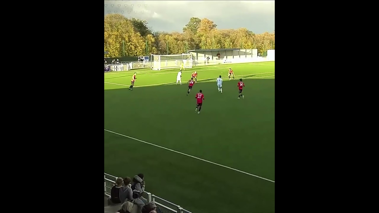 This stunning winner from Aveley's Francis Mampolo deserves your full attention 🚨