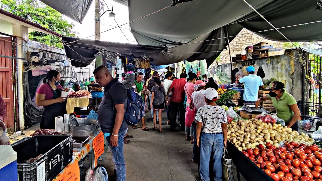 Día De Plaza En Chapulhuacanito S.L.P./ Un Rincón De La Huasteca Potosina