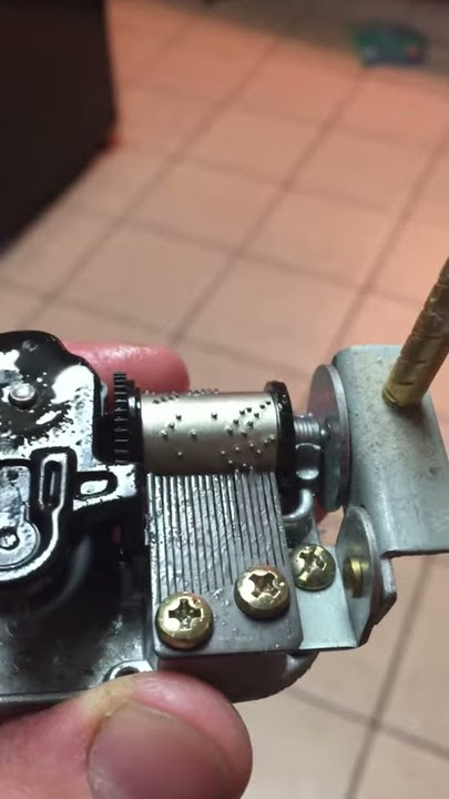 Inside a music box: how it works