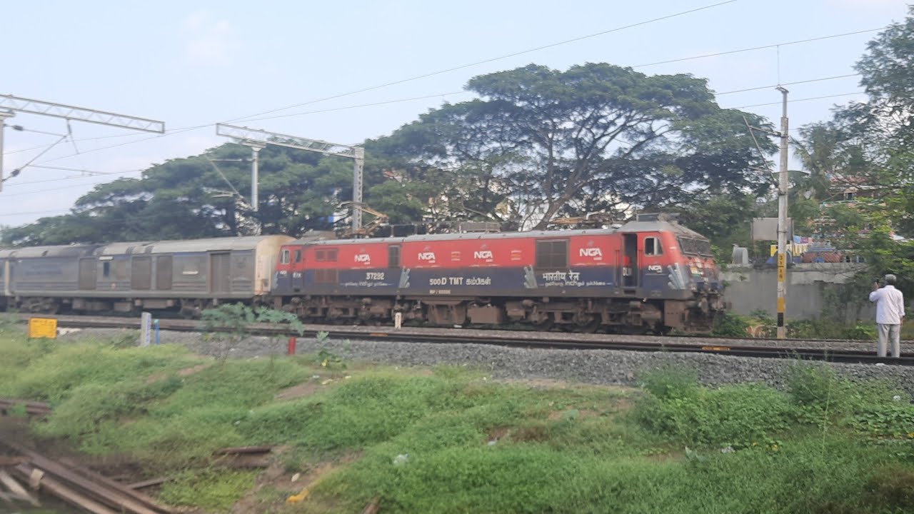 NGA TMT ADVERTISED ED WAP7 POWERS THIRUKKURAL EXPRESS  PASSES AT TBM OUTER INDIAN RAILWAYS