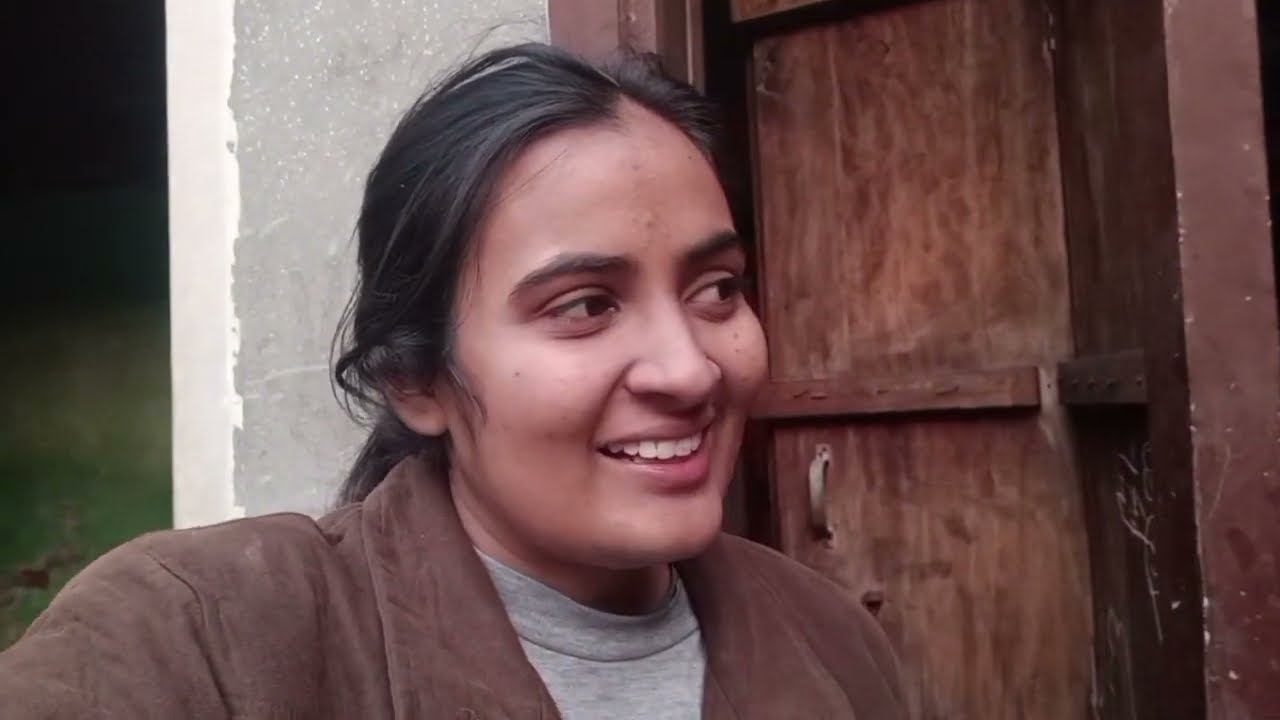 बैंक की छत पर मस्ती और चाय की चासडू 😝🤙😂🎀.  