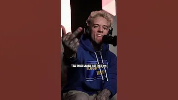 how does he sound like Eminem but look like MGK? 🤔 #eminem #machinegunkelly