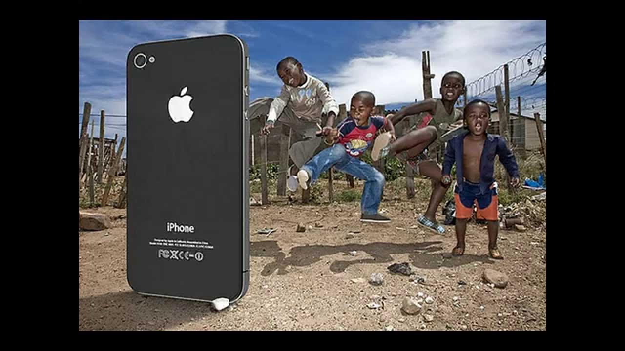 Открытый мир на айфон. Негр с айфоном. Айфон в Африке. Нерг и айфон. Крутой негр.