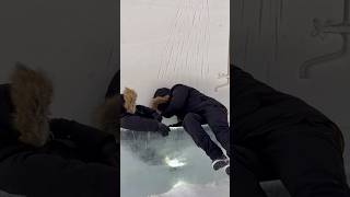 Buzdan küvette abiler gülme krizine girdi 😂 Finlandiya Snow Castle turundan bir kesit 🇫🇮