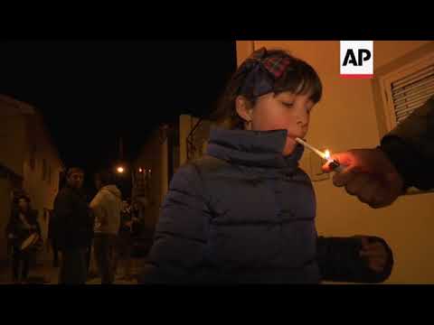 Children encouraged to smoke at Epiphany celebrations in Portugal