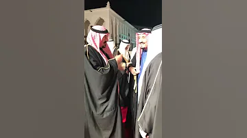 مزاح الشيخ فيصل ال شريم المري مع الملك سلمان بن عبدالعزيز 
