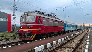 БВ4632 с 44 085 заминава от гара Казанлък