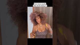 Kelis know exactly what she be doing 👀