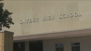 Parents, students react to Snyder ISD delaying start of school year screenshot 1