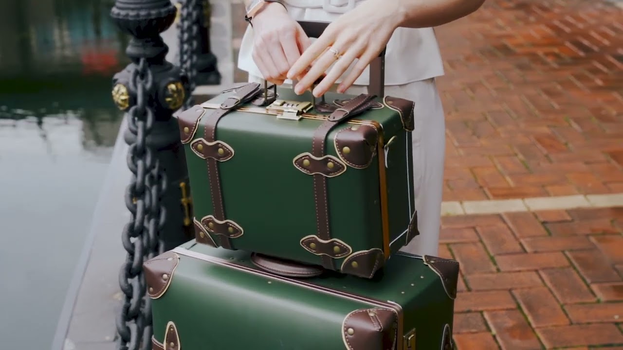 Vintage Olive Green Luggage | URECITY Retro Travel Essentials 🧳✈️