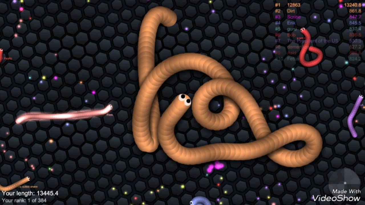 Игры червь солитер. Slither io червяк. Червяки слизарио. Слизарио огромный червяк.