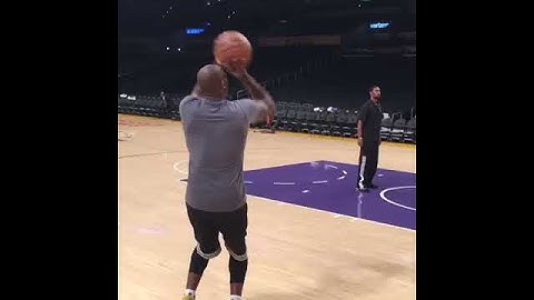 Thumbnail of Kobe Bryant heating up his shooting and jumpers for his 20th season as Lakers