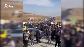Onbi̇nlerce Seqizlî Jin Jiyan Azadî Sloganiyla Jîna Emînîni̇n Mezarina Yürüdü