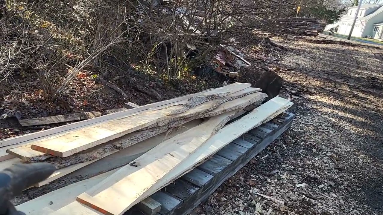 Milling White oak skirt boards for Australia Brett and 3x8 rafter ties on the Norwood HD36v2.