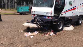 Truk Penyapu Jalan - Dulevo