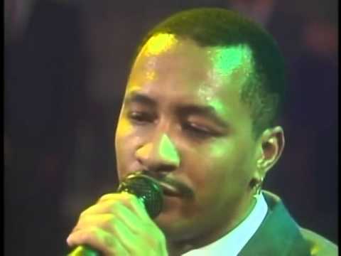 SIN SENTIMIENTO - JAVIER VASQUEZ / Cantando con el Grupo Niche