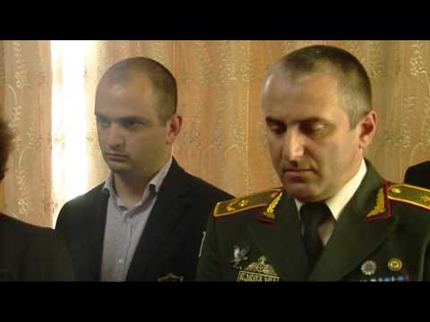 გარდაცვლილი კაპრალის ოჯახს თავდაცვის მინისტრმა და გუბერნატორმა მიუსამძიმრეს