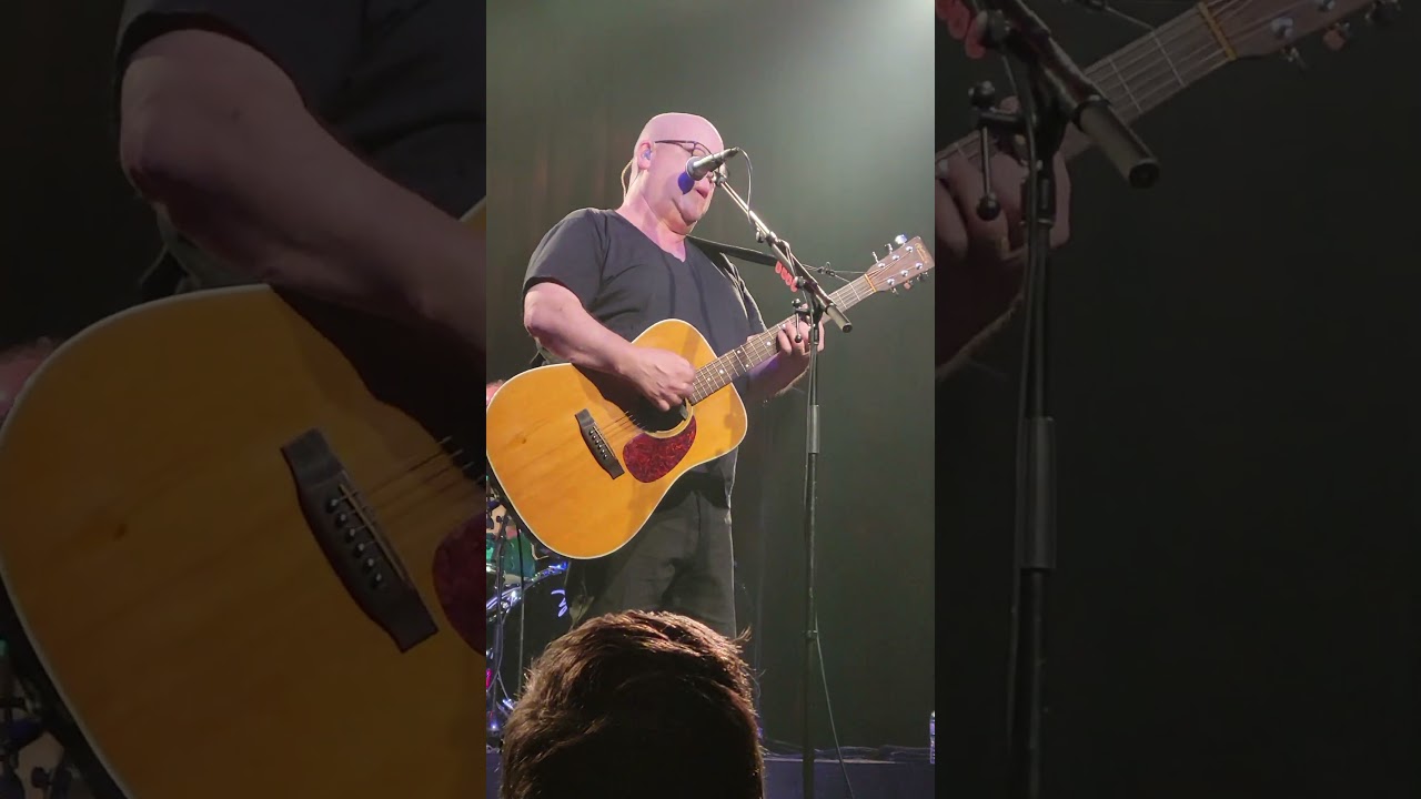 Frank Black “Headache” First Avenue Minneapolis, MN 01/24/2025 #livemusic #teenageroftheyear Frank Black “Headache” First Avenue Minneapolis, MN 01/24/2025 #livemusic #teenageroftheyear