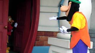2011.06TDL トゥーンタウン グーフィー&マックス024.AVI