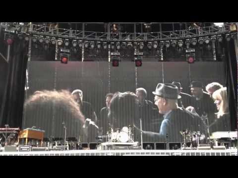 Bruce Springsteen and the E Street Band entering F...