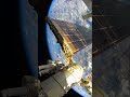 Flotando y Trabajando fuera de la ISS