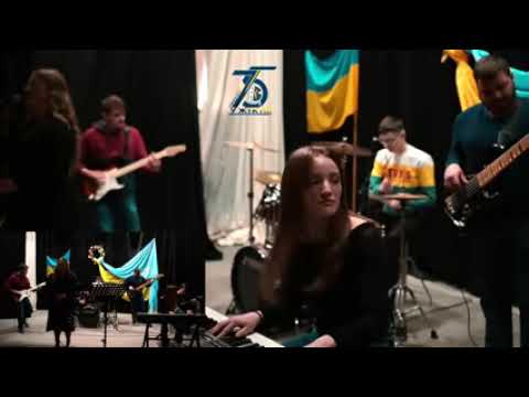 Батько наш Бандера!Честь і Слава Символу Української Нескореної Нації!