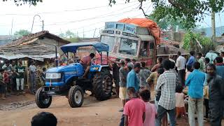 Tata Truck Accident - Sonalika Di 50 RX | Jcb 3dx Tata truck Stuck Rescued by Sonalika Tractor 1