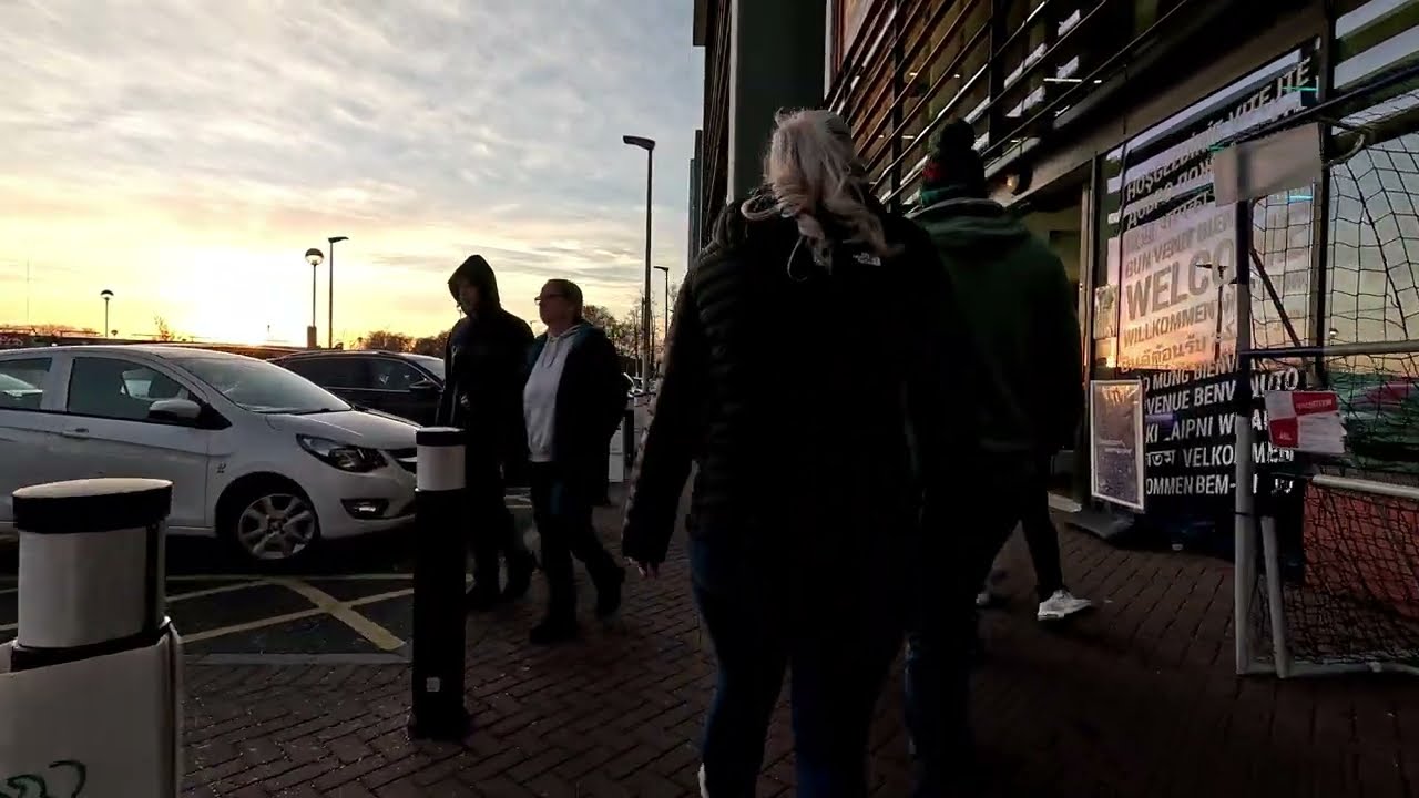 Virtual Walk - Farnborough Sainsbury's To Asda & Smyths Toys - December 2025 | kittikoko