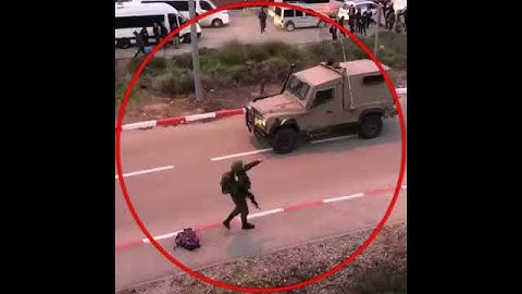 شاب يصلي في حرب ومشهد مخيف💓 صوت اسلام صبحي سورة هود