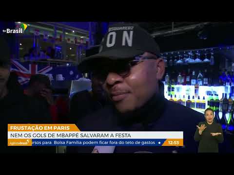 Torcida francesa se entristece com a derrota