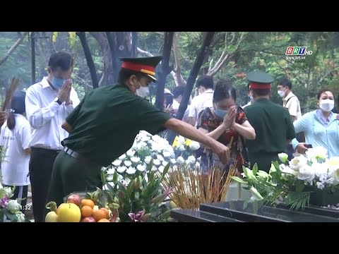 Video Đảng bộ, chính quyền, nhân dân huyện Côn Đảo viếng... - youtube