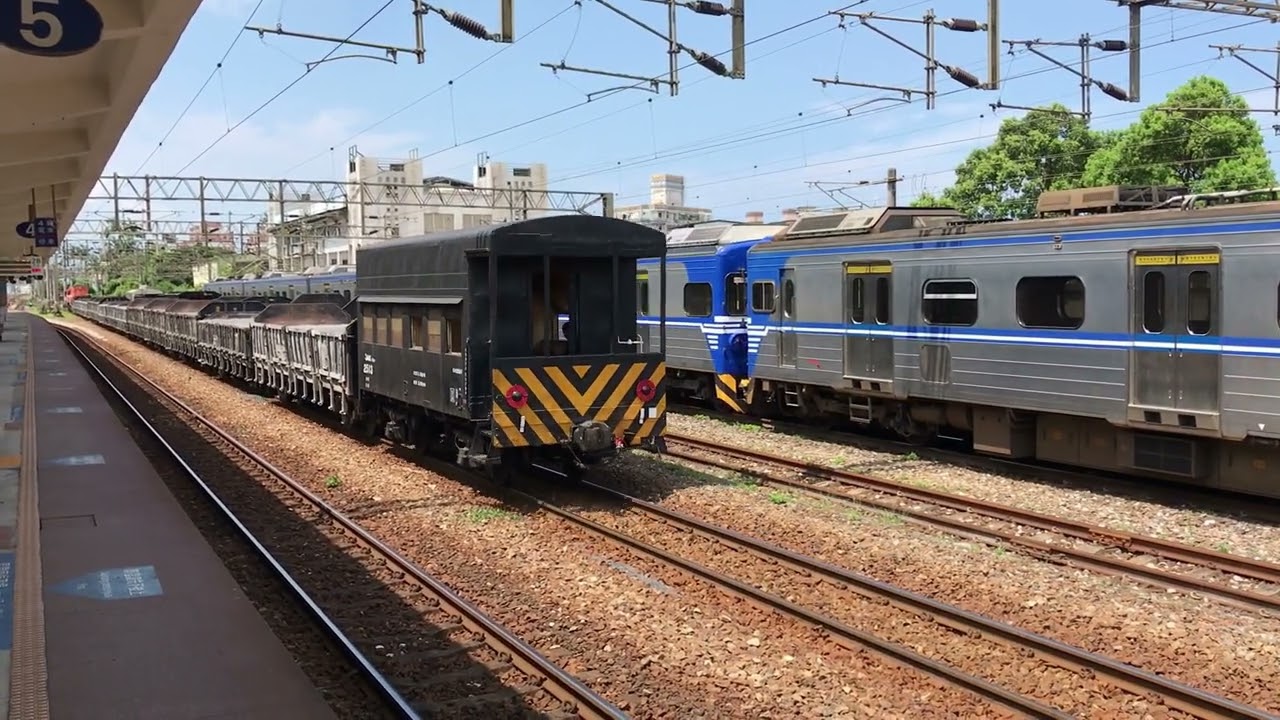 TRA cement hopper truck (sand and gravel transportation, Taiwan Railway Corporation) 